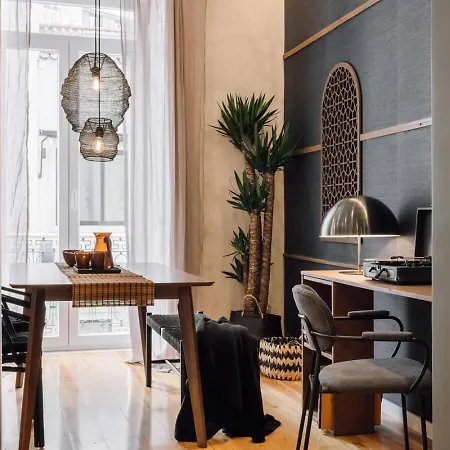 Targa - 1 Bedroom And Balcony In Principe Real 아파트 *